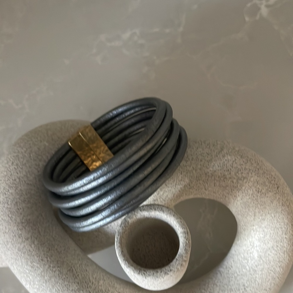 leather strings bracelet - Picture 2 of 2